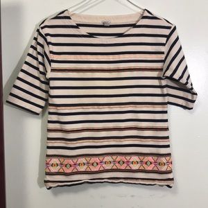 🔥🔥🔥J CREW EMBROIDERY DETAIL TOP SIZE XS
